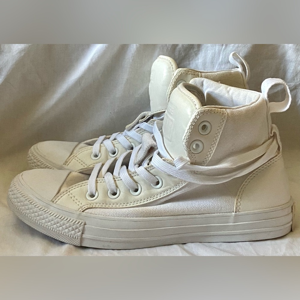 Converse Chuck Taylor All Star  White Sneaker Boots SZ M6/ W8